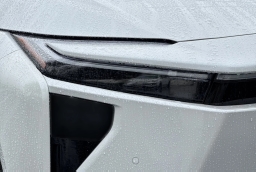 Toyota bZ XLE AWD (Natl) 2026