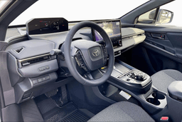 Toyota bZ XLE Plus FWD (Natl) 2026