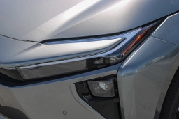 Toyota bZ XLE Plus FWD (Natl) 2026