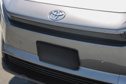 Toyota bZ XLE Plus FWD (Natl) 2026