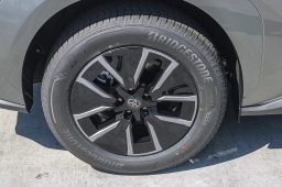 Toyota bZ XLE Plus FWD (Natl) 2026