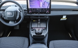 Toyota bZ XLE Plus FWD (Natl) 2026