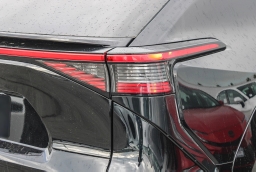 Toyota bZ XLE Plus FWD (Natl) 2026