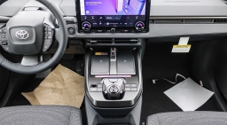 Toyota bZ XLE Plus FWD (Natl) 2026