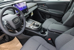 Toyota bZ XLE Plus FWD (Natl) 2026