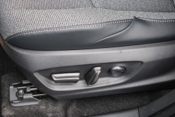 Toyota bZ XLE Plus FWD (Natl) 2026