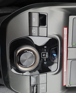 Toyota bZ XLE AWD (Natl) 2026