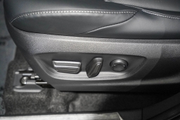 Toyota bZ Limited AWD (Natl) 2026