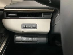 Toyota bZ Limited AWD (Natl) 2026