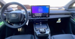 Toyota bZ Limited AWD (Natl) 2026