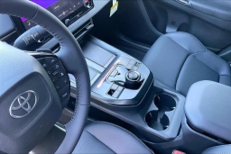 Toyota bZ Limited AWD (Natl) 2026