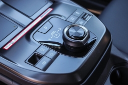 Toyota bZ Limited AWD (Natl) 2026