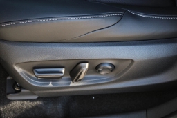 Toyota bZ Limited AWD (Natl) 2026