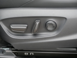 Toyota bZ Limited AWD (Natl) 2026