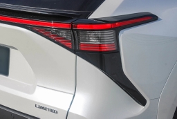 Toyota bZ Limited AWD (Natl) 2026