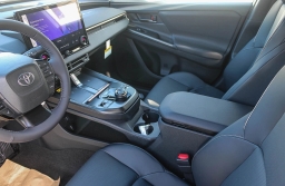 Toyota bZ Limited AWD (Natl) 2026