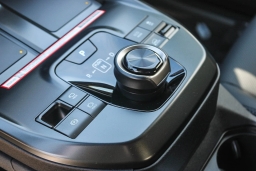 Toyota bZ Limited AWD (Natl) 2026