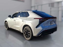 Toyota bZ XLE AWD (Natl) 2026