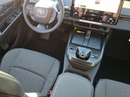 Toyota bZ XLE AWD (Natl) 2026