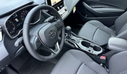 Toyota Corolla Hatchback SE CVT (Natl) 2026