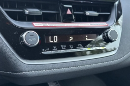 Toyota Corolla Hatchback SE CVT (Natl) 2026