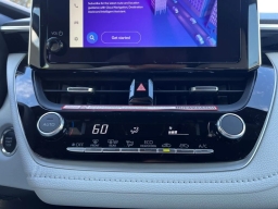 Toyota Corolla Hatchback SE CVT (Natl) 2026