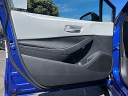 Toyota Corolla Hatchback SE CVT (Natl) 2026