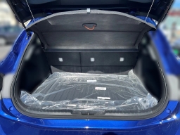 Toyota Corolla Hatchback SE CVT (Natl) 2026