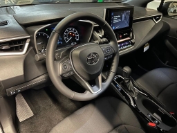 Toyota Corolla Hatchback SE CVT (Natl) 2026