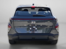 Hyundai Kona SE FWD 2026