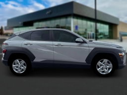 Hyundai Kona SE FWD 2026