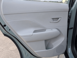 Hyundai Kona SE FWD 2026