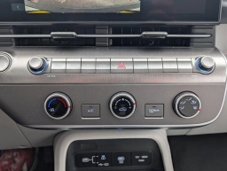 Hyundai Kona SE AWD 2026