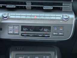 Hyundai Kona Electric SEL FWD 2025