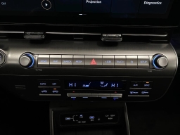 Hyundai Kona SEL Premium AWD 2026