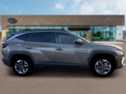 Hyundai Tucson Hybrid SEL AWD 2026