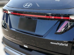 Hyundai Tucson Hybrid Limited AWD 2026
