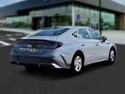 Hyundai Sonata SE FWD 2026