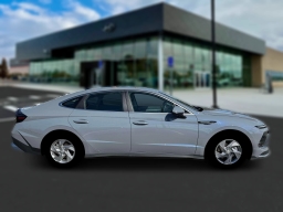 Hyundai Sonata SE FWD 2026