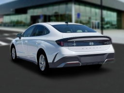 Hyundai Sonata SE FWD 2026