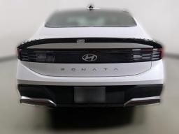 Hyundai Sonata SE FWD 2026