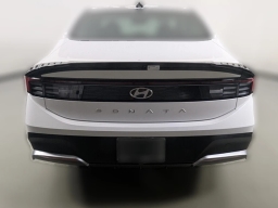 Hyundai Sonata SE FWD 2025