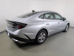 Hyundai Sonata SE FWD 2025