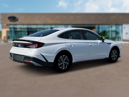 Hyundai Sonata Hybrid Blue FWD 2026