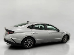 Hyundai Sonata Hybrid Blue FWD 2026