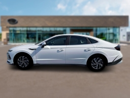 Hyundai Sonata Hybrid Blue FWD 2026