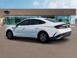 Hyundai Sonata Hybrid Blue FWD 2026