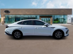 Hyundai Sonata Hybrid Blue FWD 2026