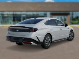 Hyundai Sonata Hybrid Blue FWD 2026