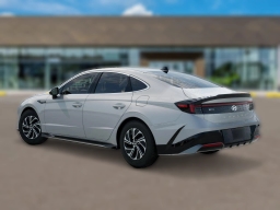 Hyundai Sonata Hybrid Blue FWD 2026